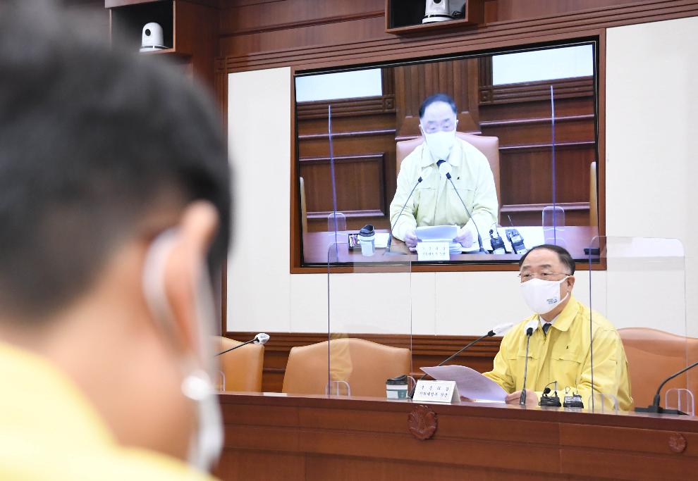 홍남기 부총리, 제35차 비상경제 중앙대책본부회의