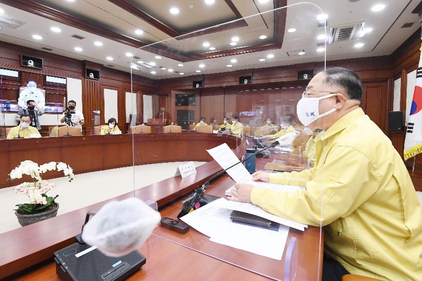 홍남기 부총리, '제41차 비상경제 중앙대책본부 회의 겸 제13차 한국판 뉴딜 관계장관회의'