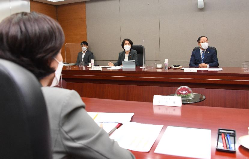 홍남기 부총리, 인력양성 관계장관 집중토론회