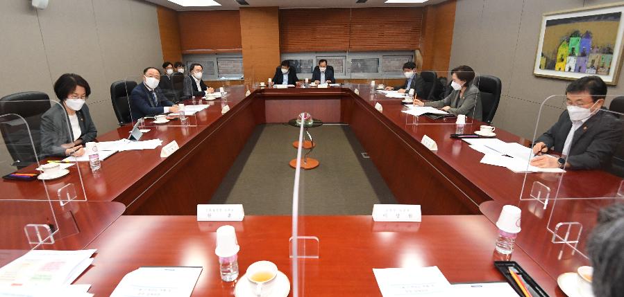 홍남기 부총리, 인력양성 관계장관 집중토론회