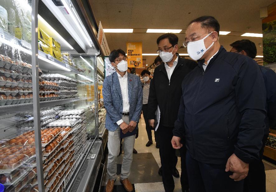 홍남기 부총리, 물가 관련 민생 현장방문