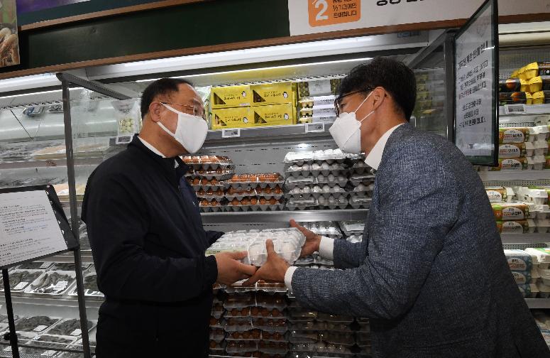 홍남기 부총리, 물가 관련 민생 현장방문