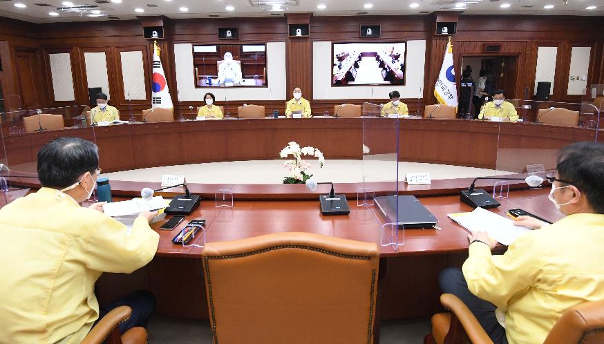 홍남기 부총리, '제42차 비상경제 중앙대책본부 회의'