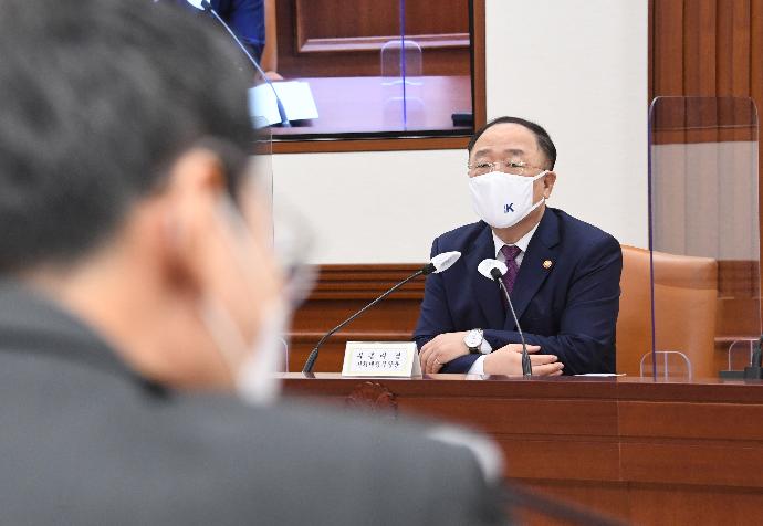 홍남기 부총리, 혁신성장 BIG3 추진회의 관계장관 간담회 주재