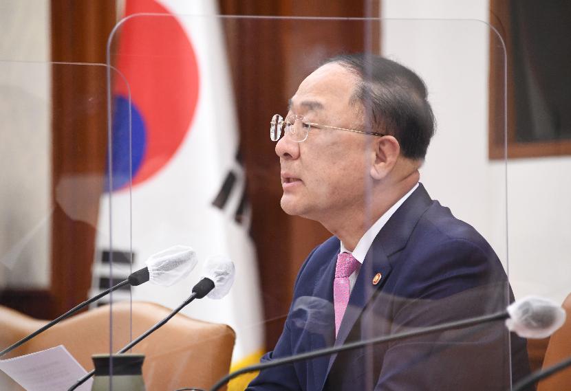 홍남기 부총리, 제1차 대외경제안보 전략회의 주재