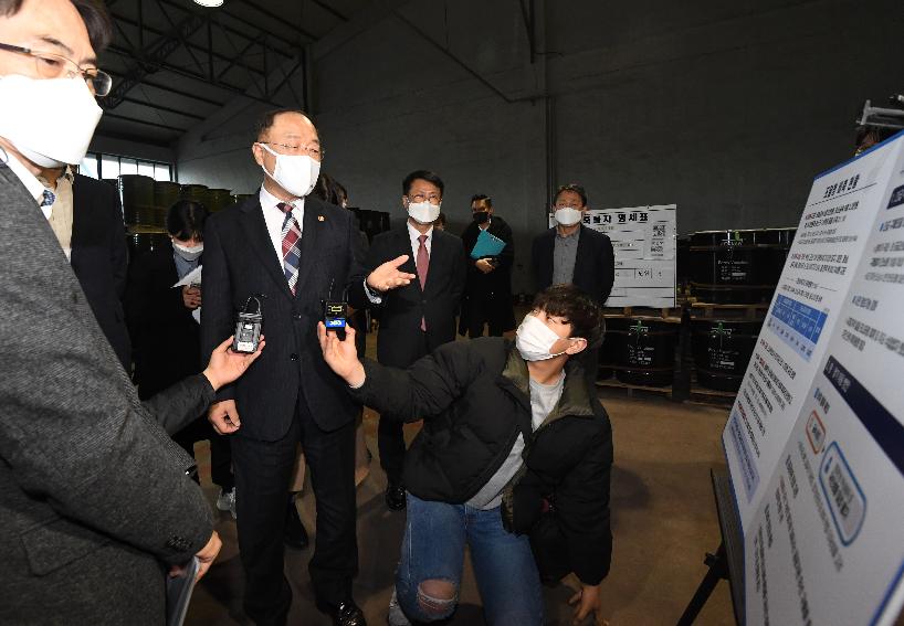 홍남기 부총리, 공급망 안정화 관련 현장방문-2