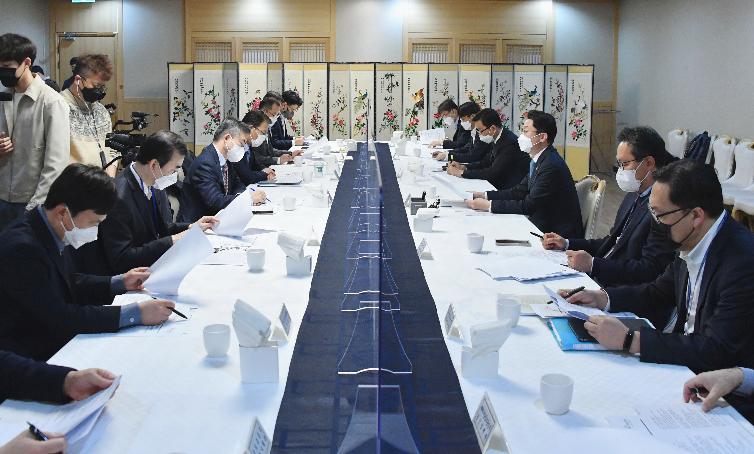 이억원 차관, 제34차 물가관계차관회의 주재