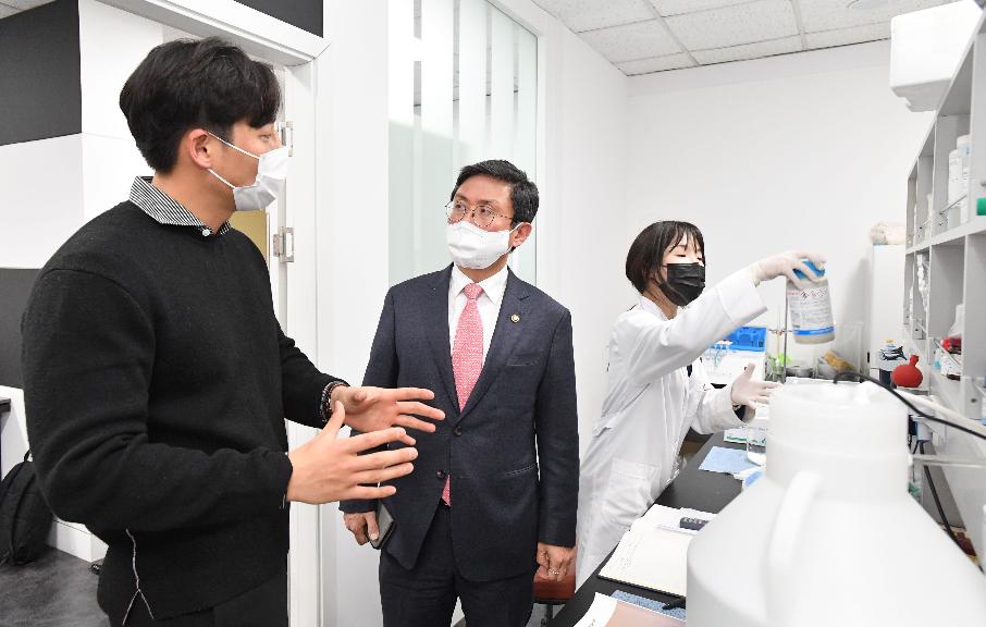 안도걸 차관, 혁신제품 생산기업 현장방문·혁신조달 활성화 간담회 