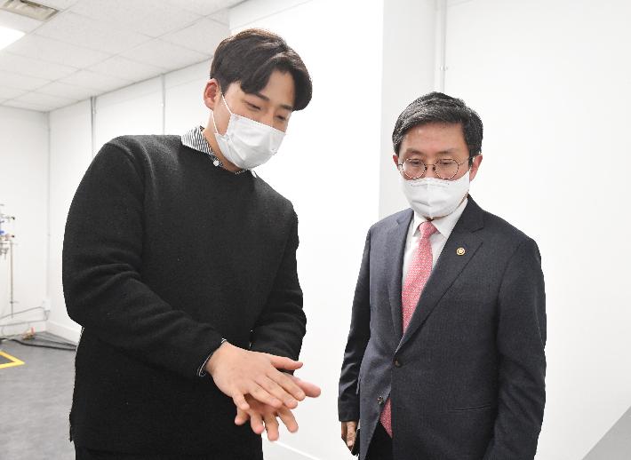 안도걸 차관, 혁신제품 생산기업 현장방문·혁신조달 활성화 간담회 