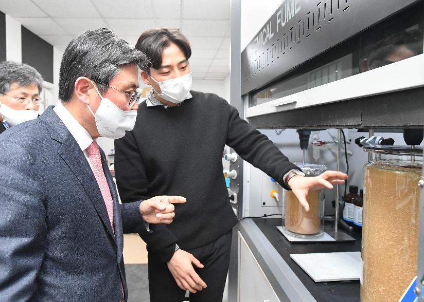 안도걸 차관, 혁신제품 생산기업 현장방문·혁신조달 활성화 간담회 