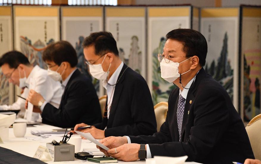 방기선 차관, 제1차 비상경제차관회의 주재