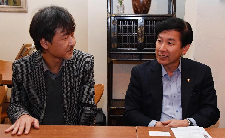 최상대 차관, 연극계 현장간담회 주재 사진