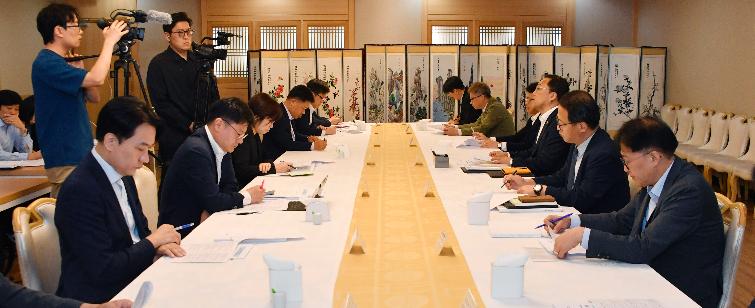 김병환 차관, 제31차 비상경제차관회의 겸 범부처 지역 투자 지원 TF 제1차 회의 주재