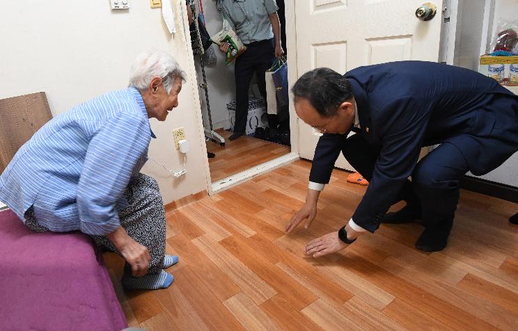 추경호 부총리, 노인복지 현장방문