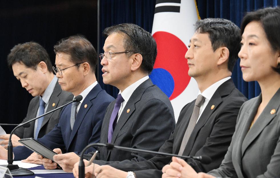최상목 부총리, 2024년 하반기 경제정책방향 및 역동경제 로드맵 관계부처 합동브리핑