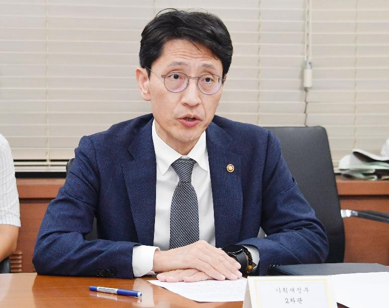 김윤상 차관, 제1차 비축 전문위원회 | | 기획재정부 기획재정부