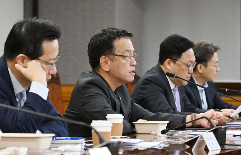 최상목 부총리, 긴급 거시경제·금융현안 간담회