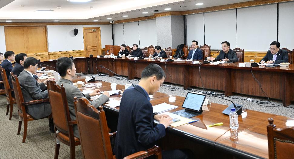 최상목 부총리, 긴급 거시경제·금융현안 간담회