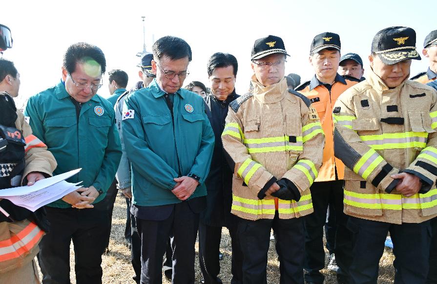 최상목 대통령 권한대행 부총리 겸 기획재정부 장관, 무안 항공기 사고 현장 방문