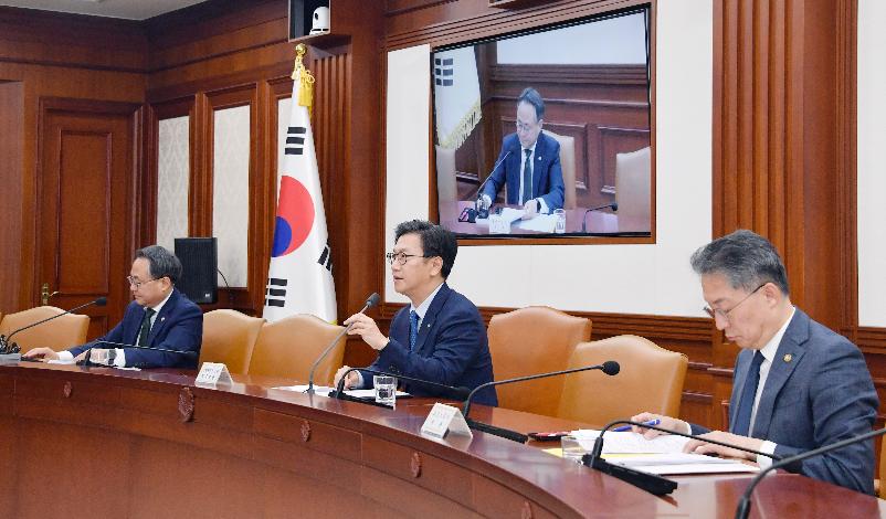 김범석 기획재정부 장관 직무대행 1차관, 경제관계장관회의 겸 산업경쟁력강화관계장관회의5