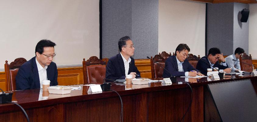 이형일 기획재정부 장관 직무대행 1차관, 시장상황점검회의