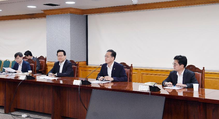 이형일 차관, 시장상황점검회의