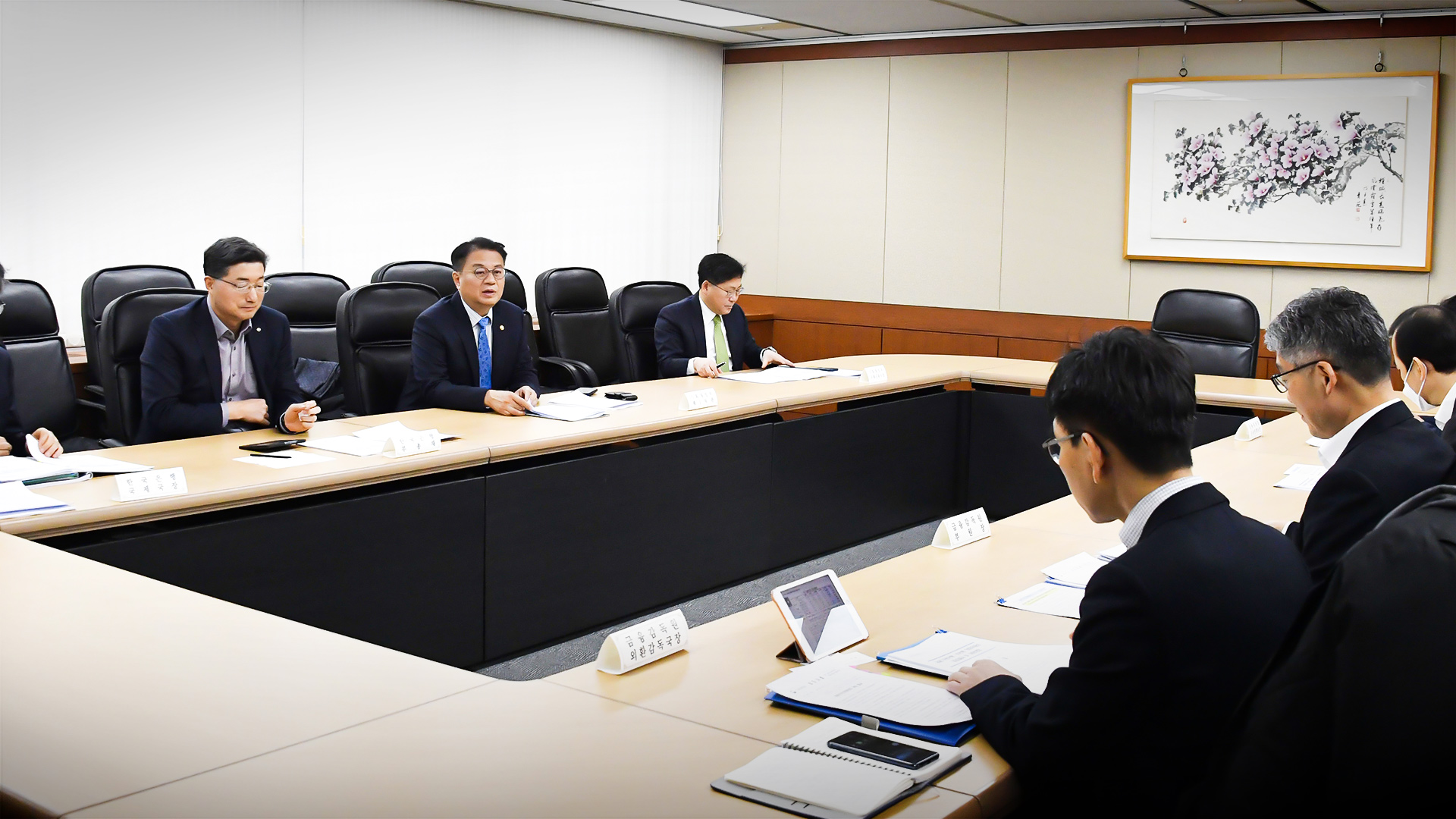방기선 기획재정부 제1차관은 2월 28일 국제금융센터에서 금년도 첫번째 외환건전성협의회를 개최하여 금융기관 외화유동성 현황, 최근 해외 공공기관 채권 투자자금 및 외환수급 동향 등에 대해 논의하였습니다.